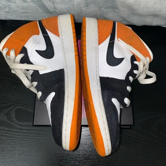 Nike Jordan 1 Mid SE Shoes girls size 5Y Floral Blossom Embroidery DQ8390-100 - Picture 6 of 12